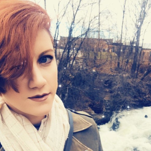 Meet your Posher, Lauren - Picture 4 of 5